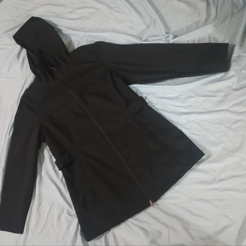 Elegant Black Hooded Utility Jacket